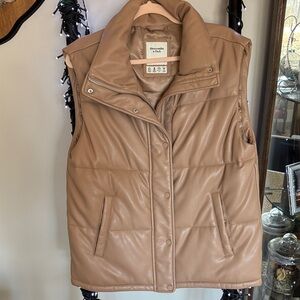 Abercrombie & Fitch Light Brown oversized Puffer Vest